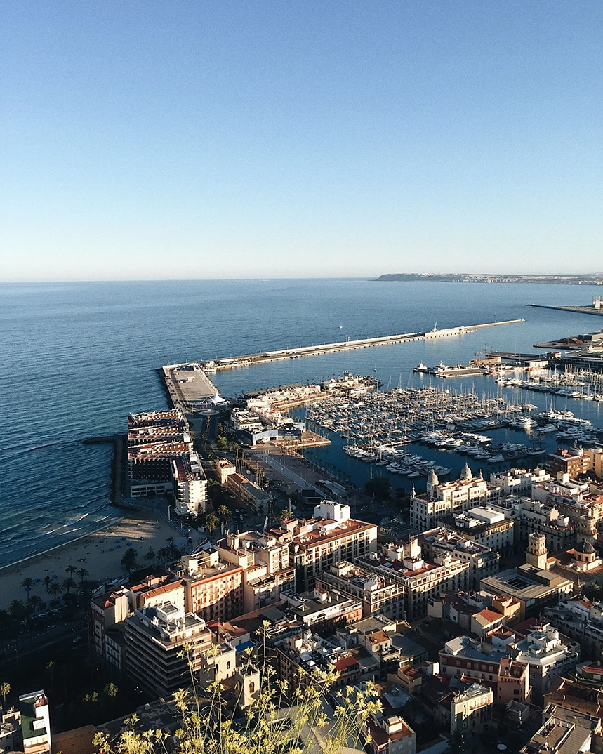 Alicante city break with beaches, castle views and old town streets