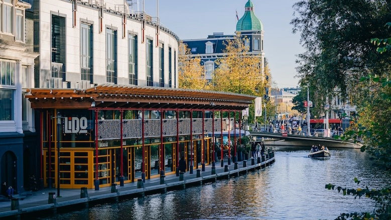 Amsterdam food markets, cafés, Dutch snacks and relaxed places to eat