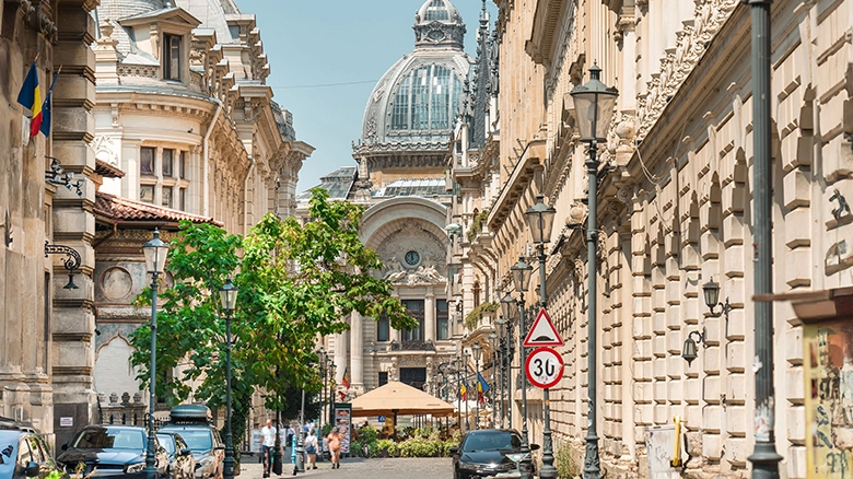 Bucharest 48-hour itinerary with Old Town walks, Calea Victoriei and cultural sights