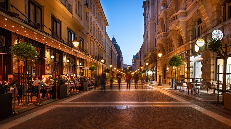 Bucharest food, market stops and Romanian dishes for a relaxed city break