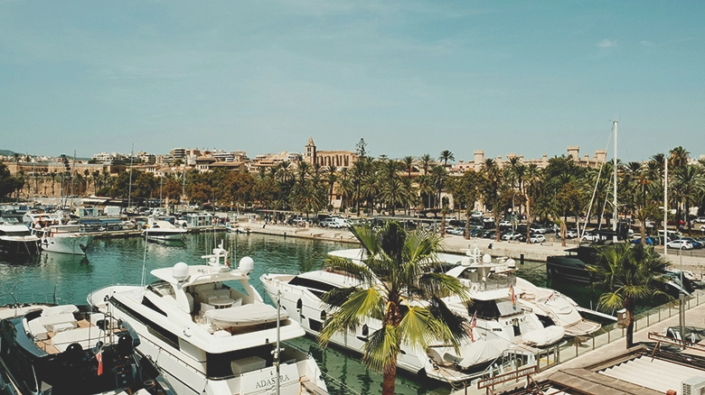 Palma 48-hour itinerary with cathedral views, old town streets and marina walks