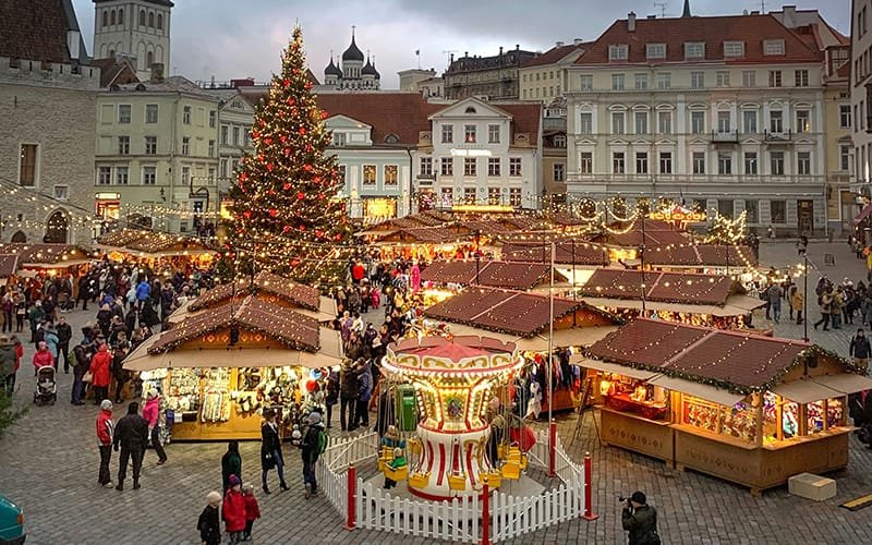 a christmas tree in a city